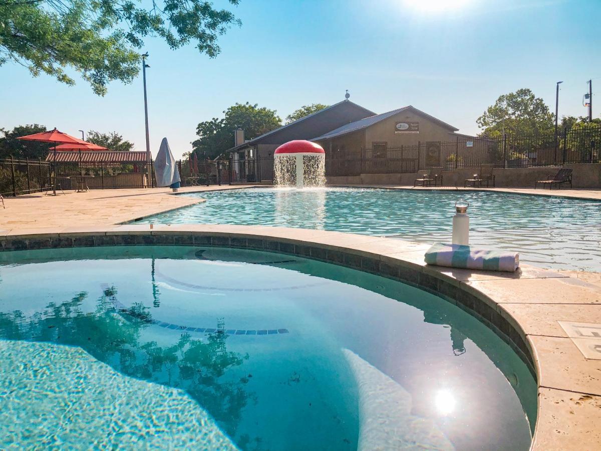 ホテル Sun Retreats Texas Hill Country ニューブラウンフェルズ エクステリア 写真