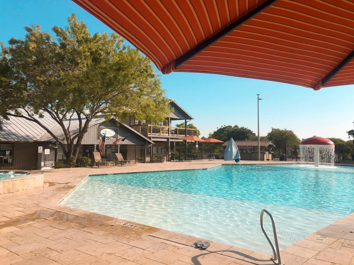 ホテル Sun Retreats Texas Hill Country ニューブラウンフェルズ エクステリア 写真