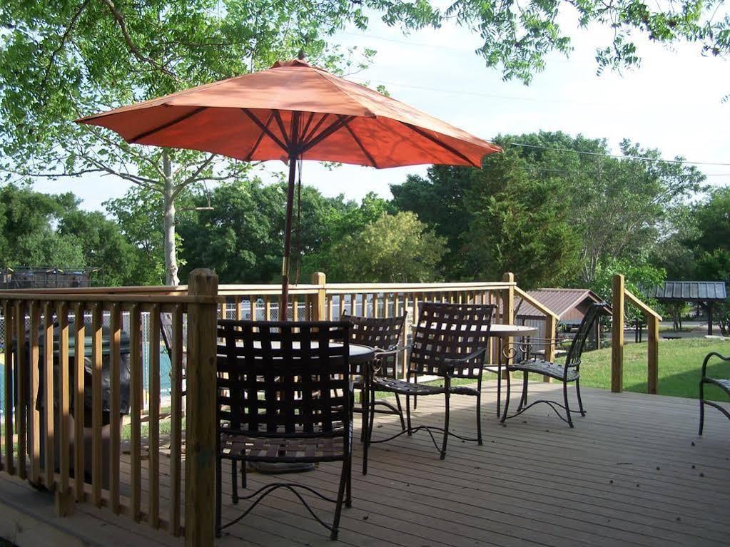 ホテル Sun Retreats Texas Hill Country ニューブラウンフェルズ エクステリア 写真