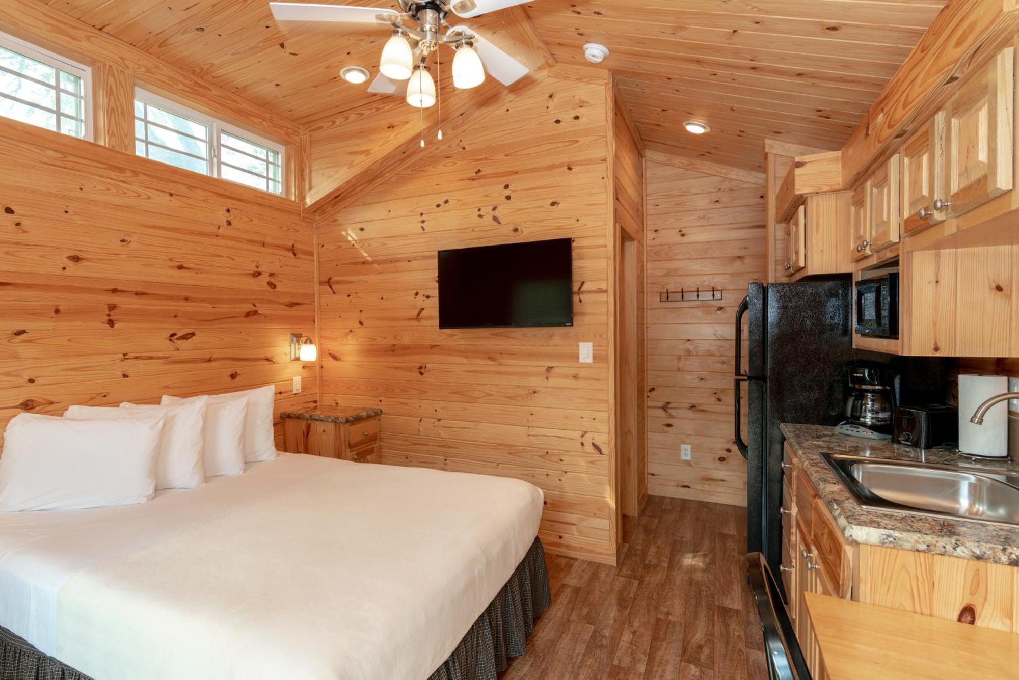 ホテル Sun Retreats Texas Hill Country ニューブラウンフェルズ 部屋 写真